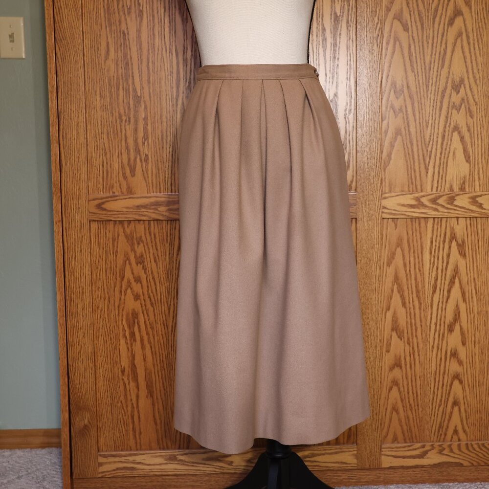 flannel skirt 100% wool tan size 6petite side pockets lined